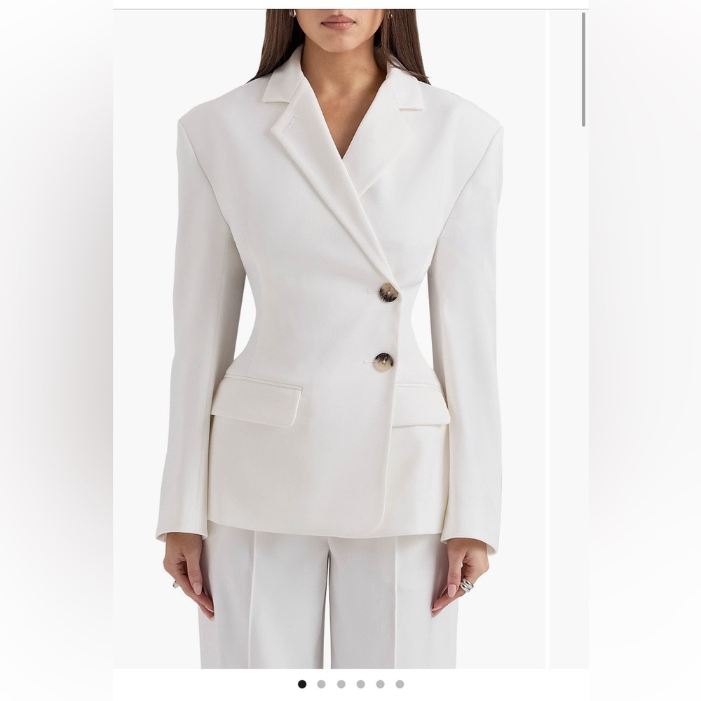 HOUSE OF CB Elegant White Blazer